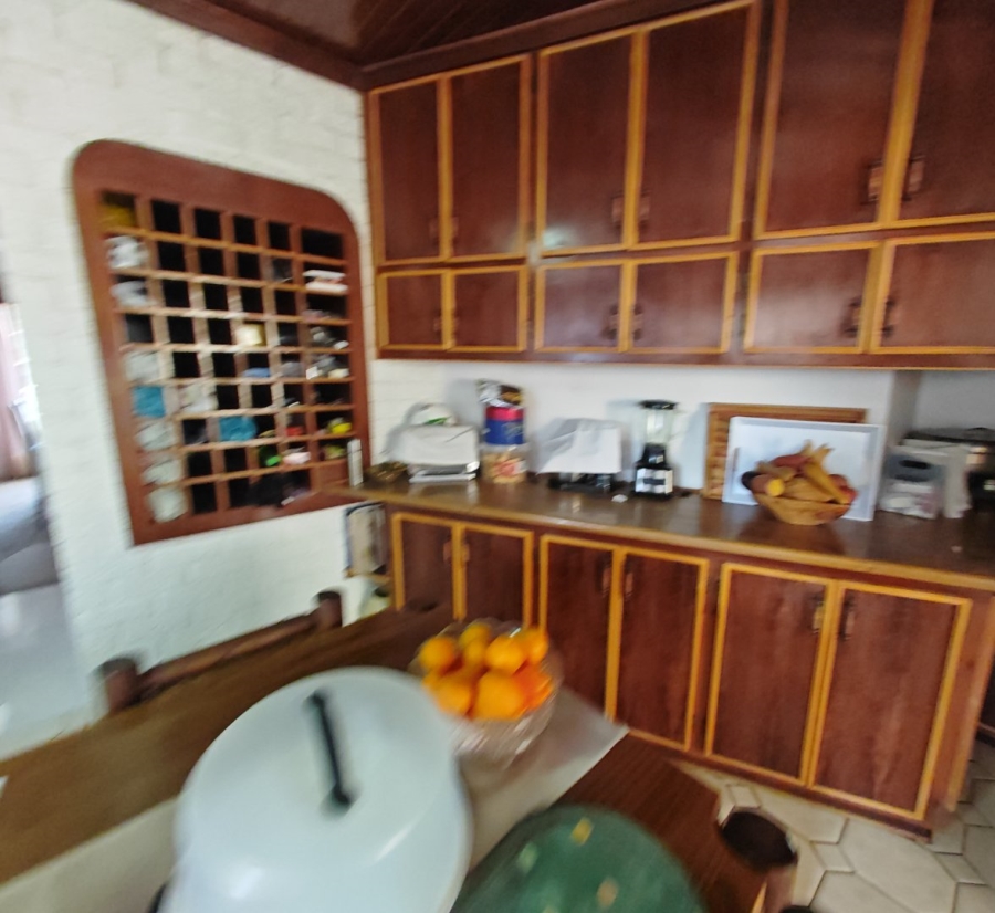 6 Bedroom Property for Sale in Heuwelsig Free State